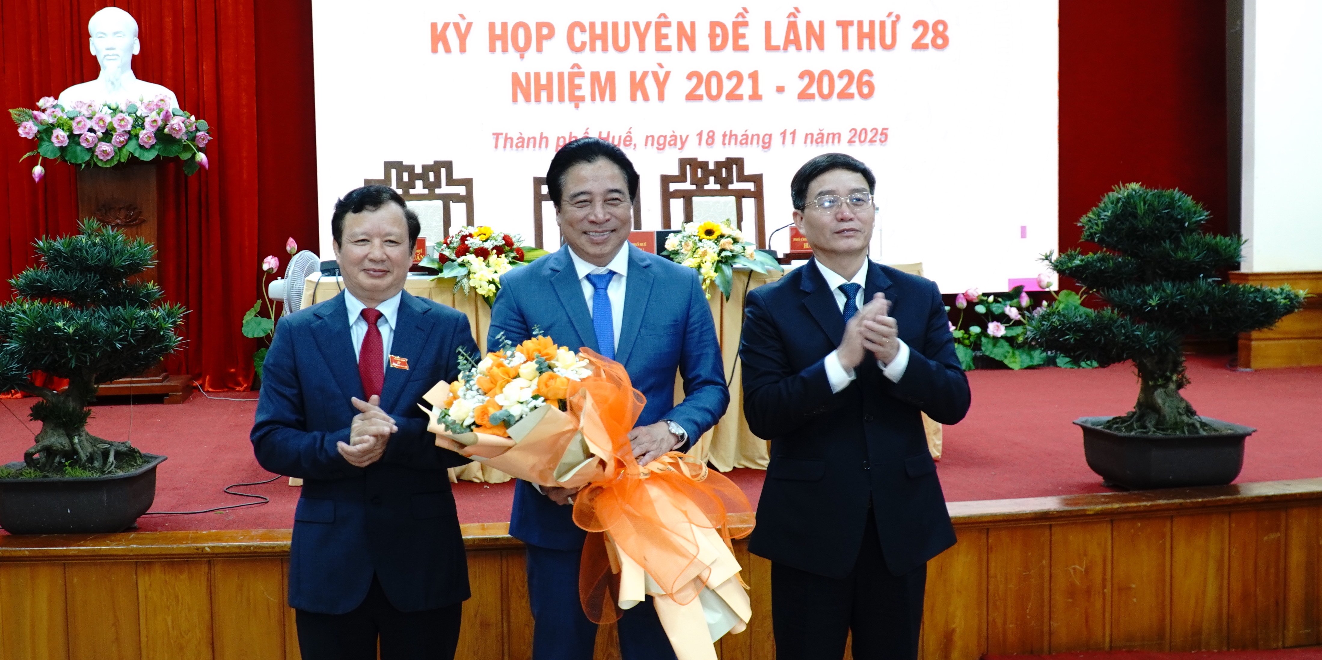 Phó Bí thư Thành ủy Nguyễn Khắc Toàn được bầu giữ chức Chủ tịch UBND thành phố Huế