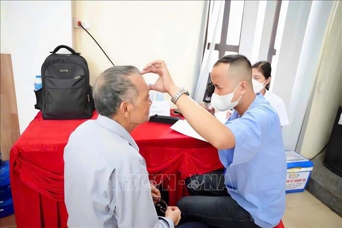 Trạm Y tế cấp xã tối thiểu có 5 khoa, phòng