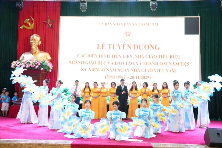 Xã Thanh Oai: Tri ân, tôn vinh nhà giáo tiêu biểu- Ảnh 1.