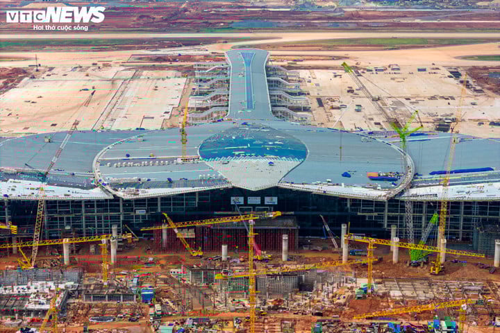 ទិដ្ឋភាពបែប Panoramic នៃព្រលានយន្តហោះ Long Thanh មុនពេលហោះហើរលើកដំបូង។ (រូបថត៖ ហ្លួងអ៊ី)