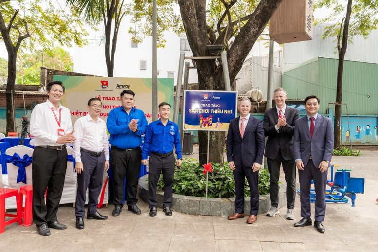 Amway Vietnam សម្ពោធឃ្លាំង Central Warehouse តម្លៃរាប់លានដុល្លារនៅទីក្រុងហូជីមិញ - រូបថត ៣. Amway Việt Nam khánh thành Kho Trung tâm triệu đô tại TPHCM- Ảnh 3.