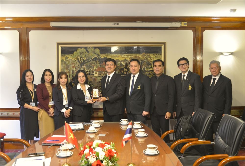 Đoàn Đại biểu Hội đồng Thành phố Bangkok, Thái Lan thăm và làm việc tại Bảo tàng Hồ Chí Minh