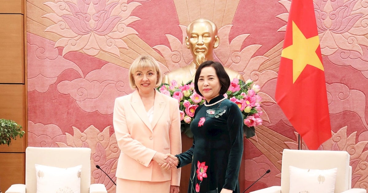 Phó Chủ tịch Quốc hội Nguyễn Thị Thanh tiếp Đoàn đại biểu cấp cao Hội Phụ nữ Belarus