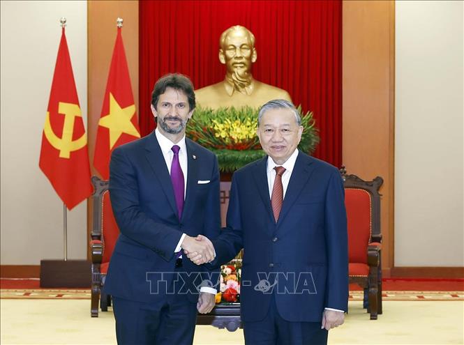 Подпись к фотографии