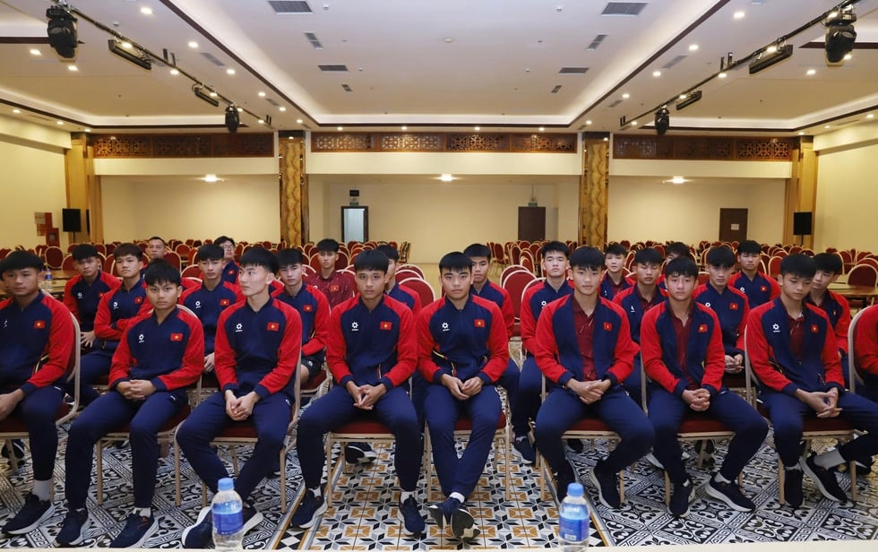 VFF-Präsident Tran Quoc Tuan übertrug der U-17 Vietnam eine wichtige Aufgabe in der Hoffnung, ein Ticket nach Asien zu erhalten - Foto 2. Chủ tịch VFF Trần Quốc Tuấn giao nhiệm vụ quan trọng cho U.17 Việt Nam, mong có vé châu Á- Ảnh 2.