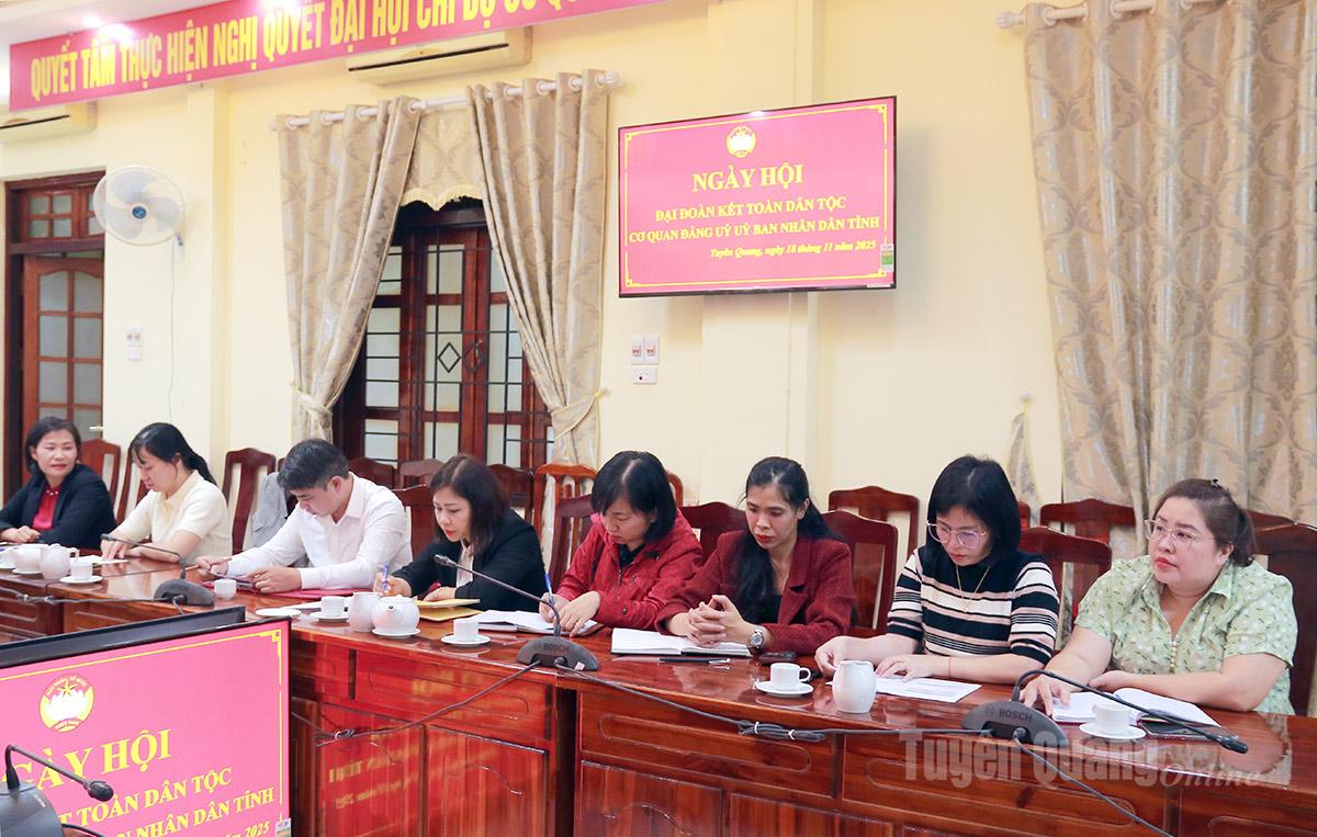 نمایندگان شرکت کننده در جشنواره