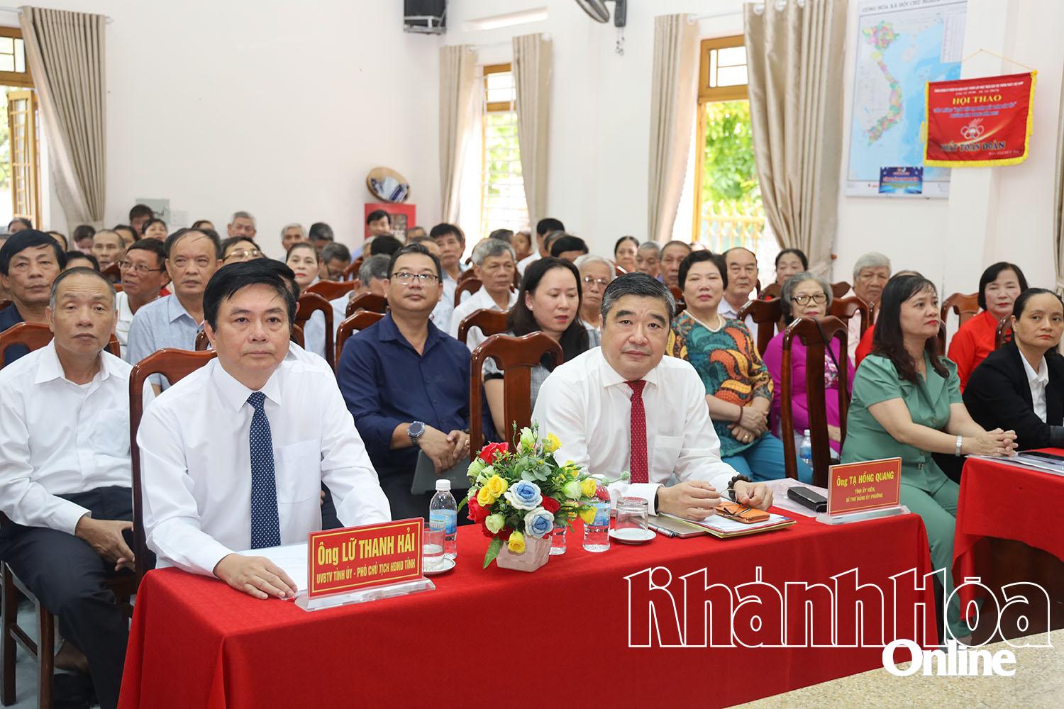 ប្រតិភូចូលរួមពិធីបុណ្យ។