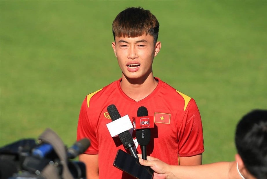 Nguyễn Văn Trường U22 Việt Nam nguy cơ lỡ SEA Games 33 vì chấn thương- Ảnh 1.