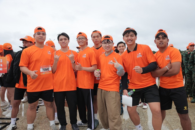 5.000 VĐV vượt mưa lạnh chinh phục giải marathon Liên Minh Group mở rộng 2025- Ảnh 2.