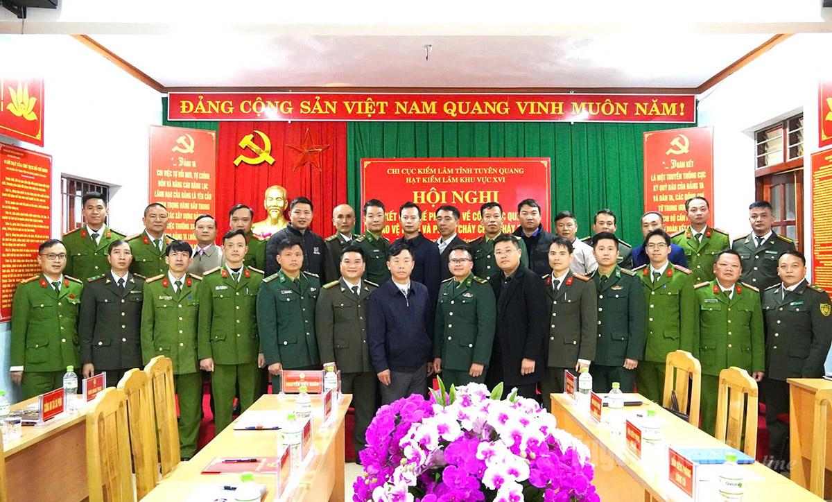 ប្រតិភូបានថតរូបអនុស្សាវរីយ៍ក្នុងសន្និសីទ ដើម្បីចុះហត្ថលេខាលើបទប្បញ្ញត្តិស្តីពីការសម្របសម្រួលក្នុងការគ្រប់គ្រង និងការពារព្រៃឈើ។