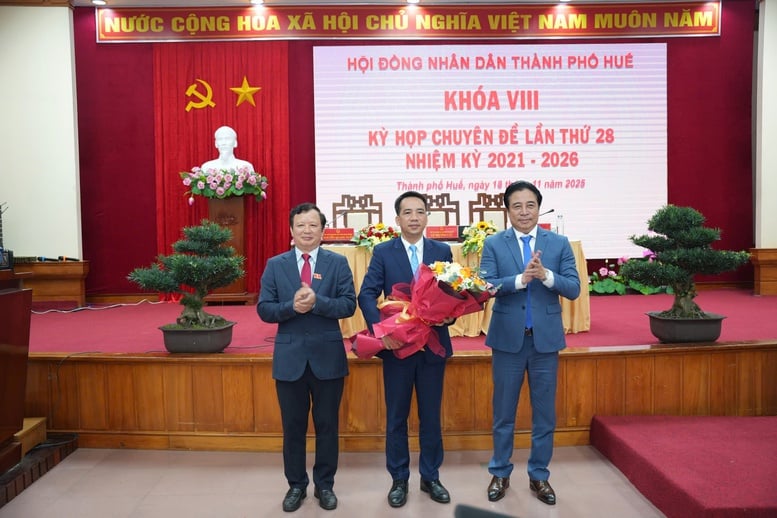 TP. Huế có tân Chủ tịch và Phó Chủ tịch UBND Thành phố- Ảnh 3.