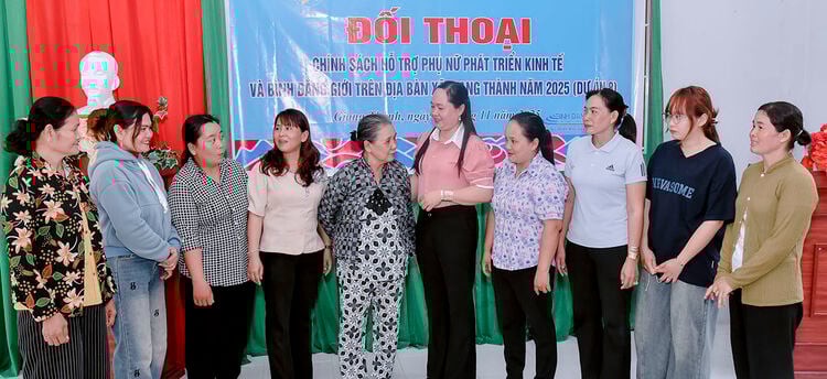 Đối thoại với 100 hội viên phụ nữ về chính sách hỗ trợ phát triển kinh tế và bình đẳng giới