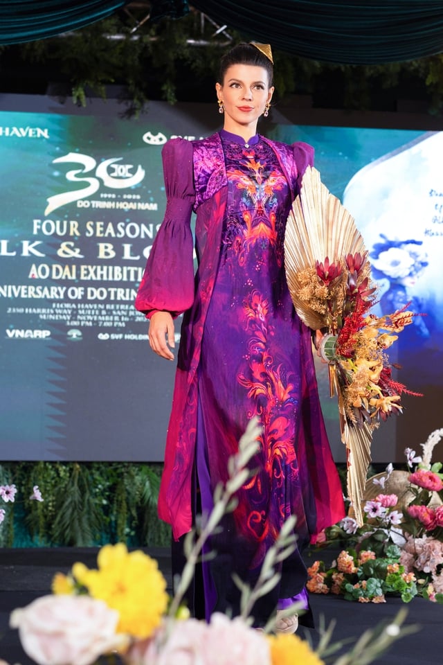 Khẳng định vẻ đẹp Việt trên sân khấu quốc tế qua chiếc áo dài- Ảnh 2.