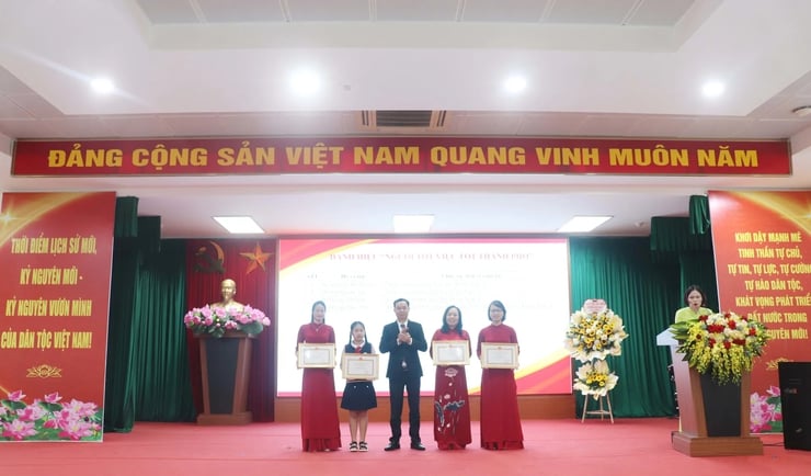 Phường Đông Ngạc kỷ niệm 43 năm Ngày Nhà giáo Việt Nam- Ảnh 3.