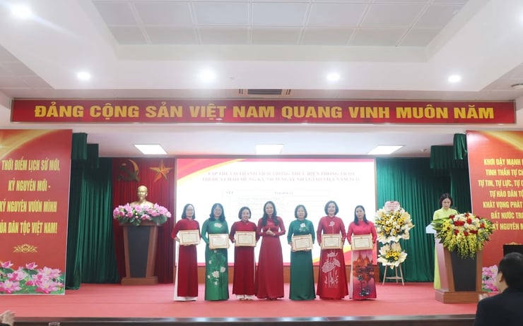 Phường Đông Ngạc kỷ niệm 43 năm Ngày Nhà giáo Việt Nam- Ảnh 4.