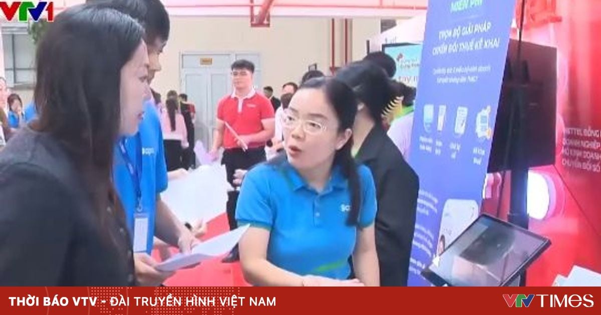 Hàng trăm hộ kinh doanh tham gia chuỗi sự kiện hỗ trợ xóa bỏ thuế khoán