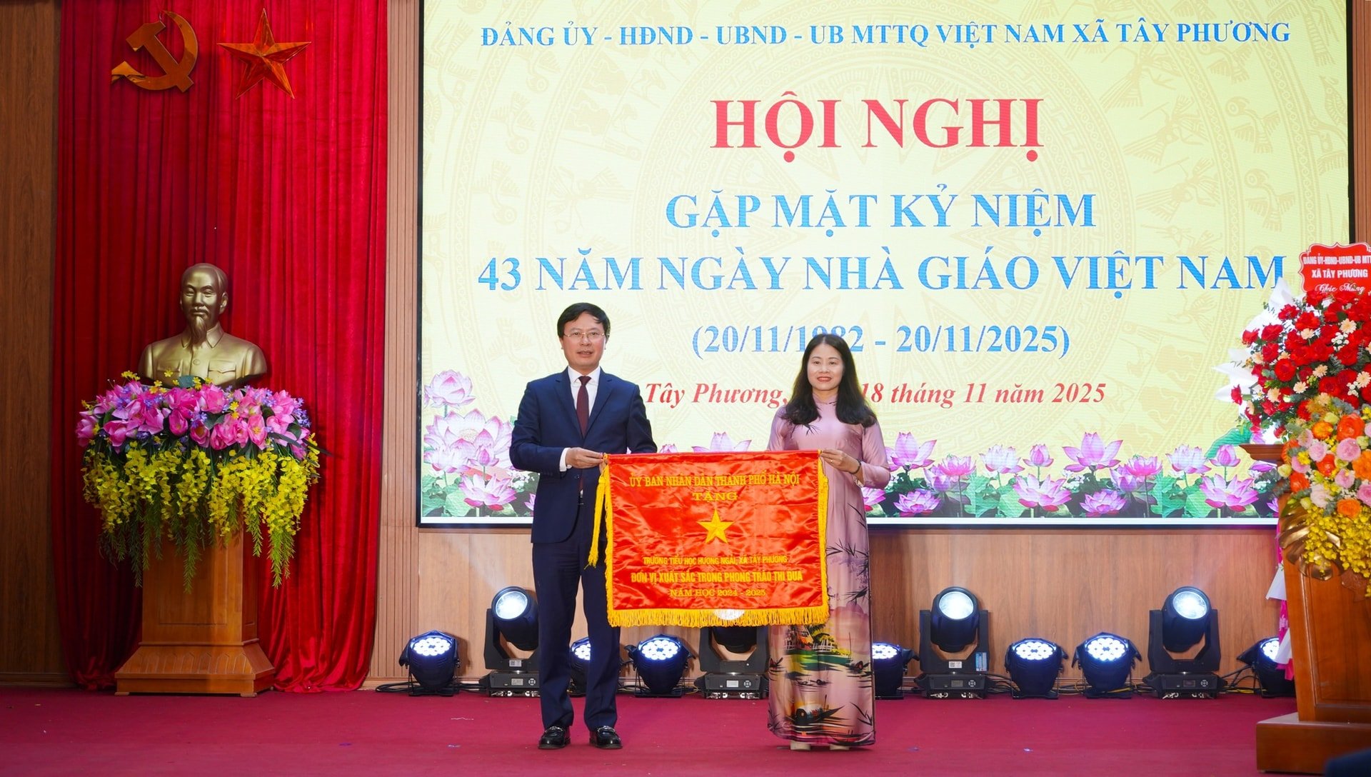 Xã Tây Phương kỷ niệm 43 năm Ngày Nhà giáo Việt Nam- Ảnh 1.