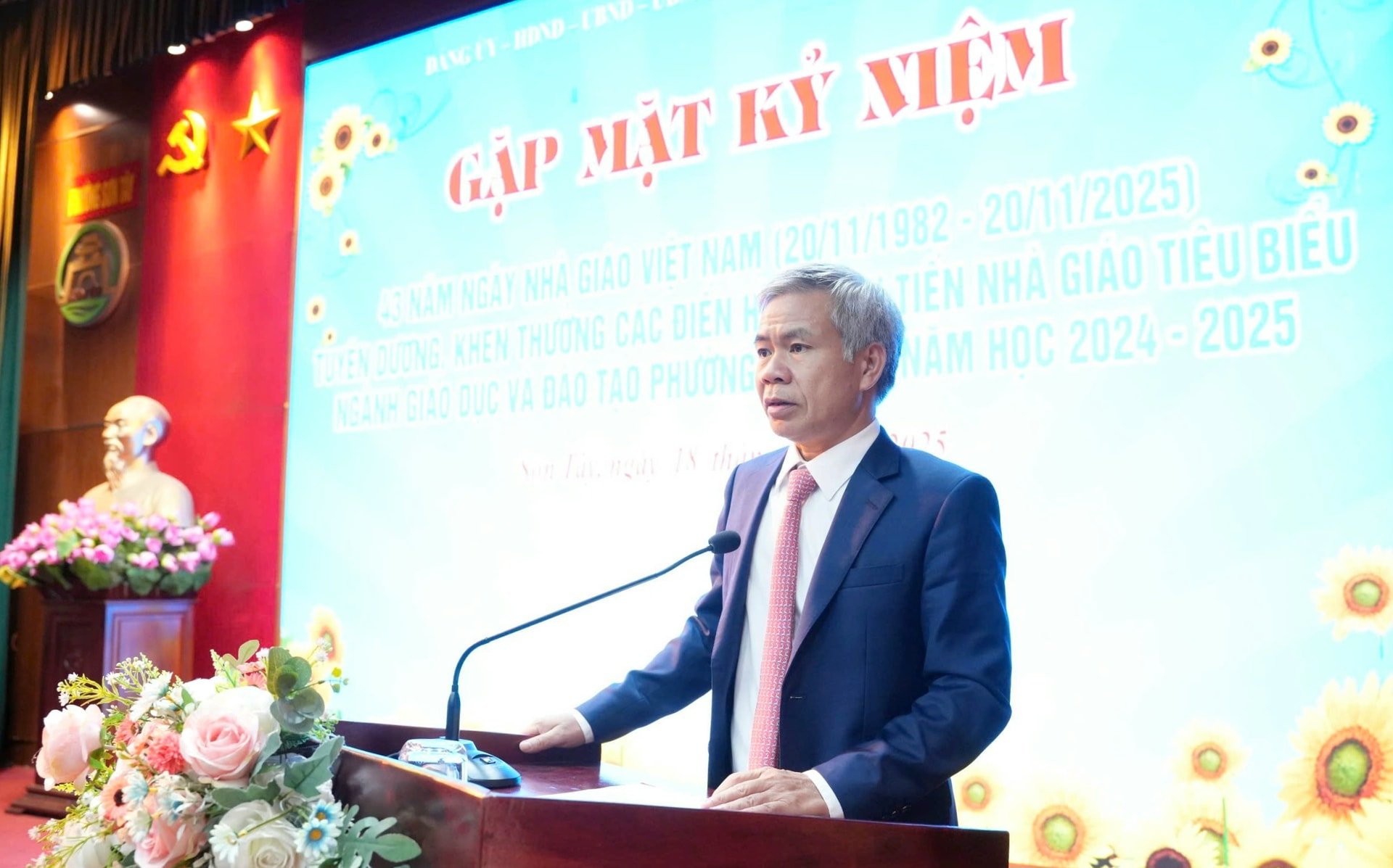 Sơn Tây tuyên dương, khen thưởng 19 tập thể, cá nhân của ngành Giáo dục- Ảnh 6.