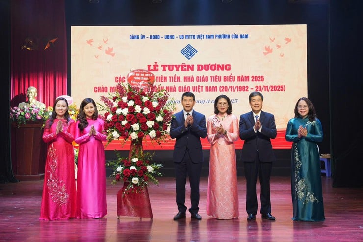 Phường Cửa Nam tuyên dương các điển hình tiên tiến, nhà giáo tiêu biểu năm 2025- Ảnh 1.