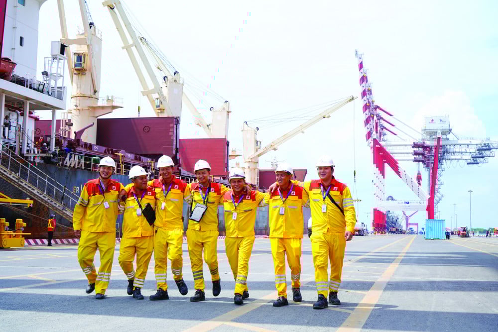 Міжнародний порт Лонг Ань чудово отримав нагороду за розвиток людського потенціалу