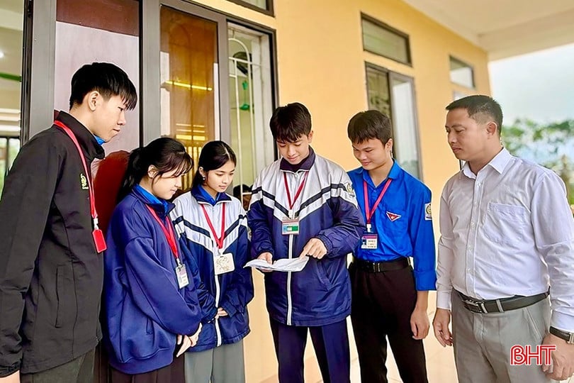 Os resultados do teste IELTS de Phi Hao inspiraram seus colegas e toda a escola a estudar.