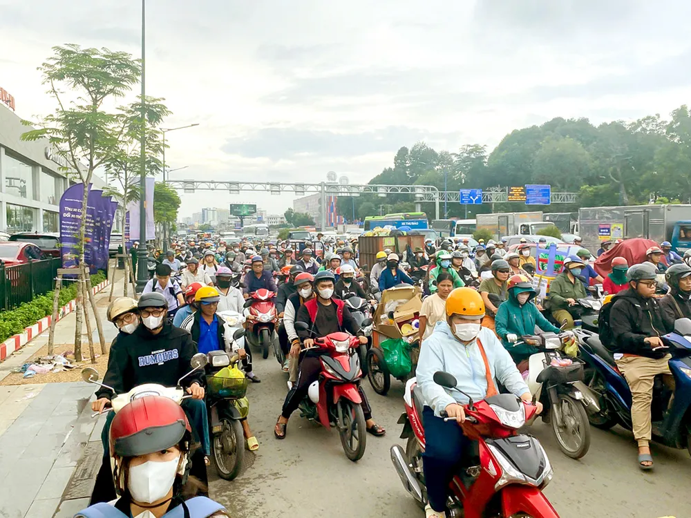 Promover la aplicación de la tecnología para reducir la congestión del tráfico. – Vietnam.vn