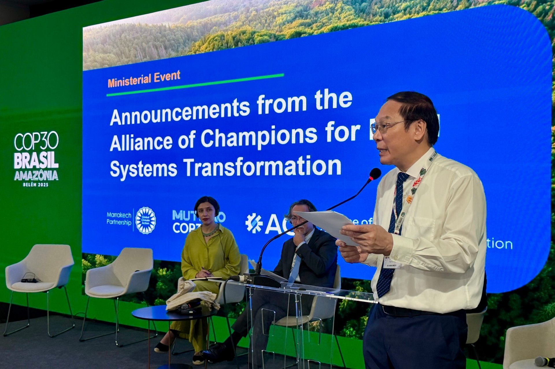 Thứ trưởng Lê Công Thành phát biểu tại Phiên họp cấp Bộ trưởng của Liên minh các quốc gia tiên phong chuyển đổi hệ thống LTTP. Ảnh: ICD.