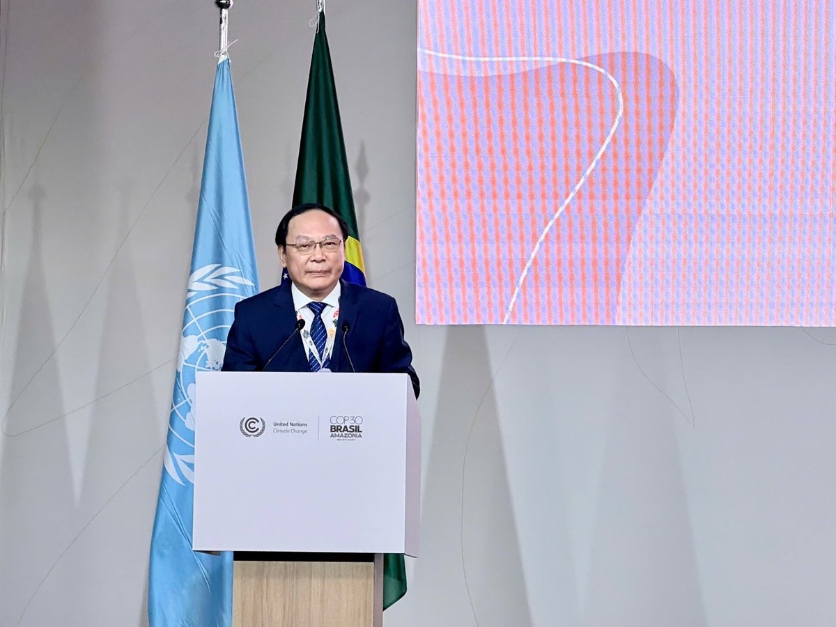 Thứ trưởng Bộ Nông nghiệp và Môi trường Lê Công Thành - Trưởng đoàn Việt Nam tại Hội nghị lần thứ 30 các Bên tham gia Công ước khung của Liên hợp quốc về biến đổi khí hậu (COP30) phát biểu trong Phiên cấp cao tại Hội nghị. Ảnh: Chu Hương.