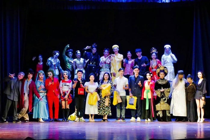 Vinh danh nghệ sĩ - nhà giáo thắp lửa sáng tạo trên những chuyến đò