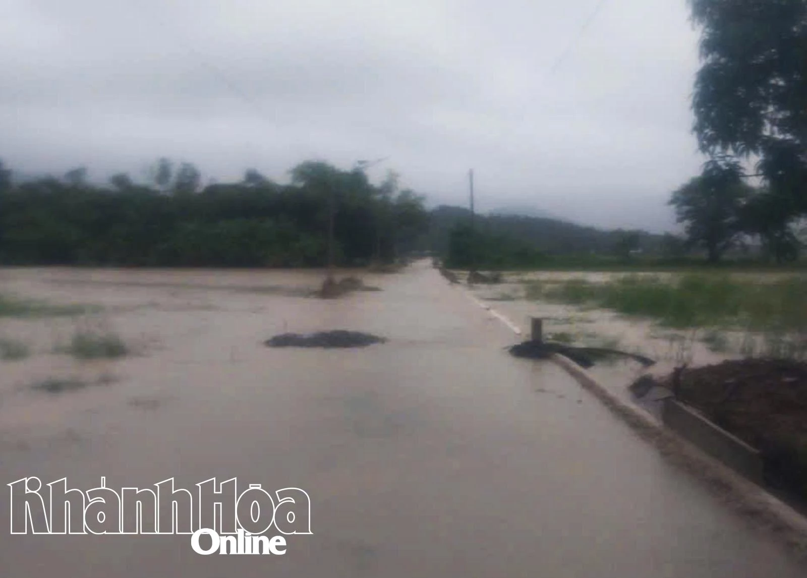 Vissa utlopp i området är översvämmade.