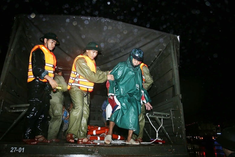 Lũ sông Ba vượt mức báo động 3 gây ngập trên diện rộng ở Gia Lai- Ảnh 2.