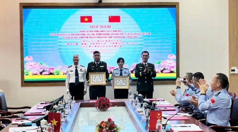 Lao Cai - Yunnan: dayanışma ve dostluğu güçlendirmek için değişim faaliyetlerini teşvik ediyor Lào Cai - Vân Nam: đẩy mạnh các hoạt động giao lưu nhằm tăng cường tình đoàn kết hữu nghị