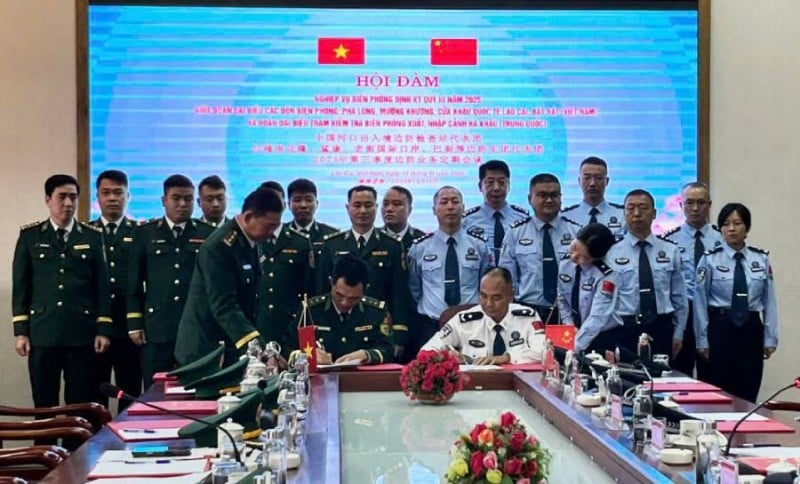 Lao Cai - Yunnan: dayanışma ve dostluğu güçlendirmek için değişim faaliyetlerini teşvik ediyor Lào Cai - Vân Nam: đẩy mạnh các hoạt động giao lưu nhằm tăng cường tình đoàn kết hữu nghị