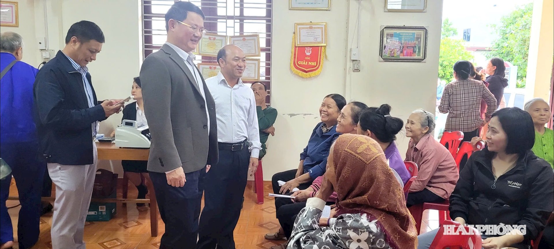 Pagar más de 10 mil millones de VND en compensación por el proyecto del parque industrial de Tan Trao – Vietnam.vn