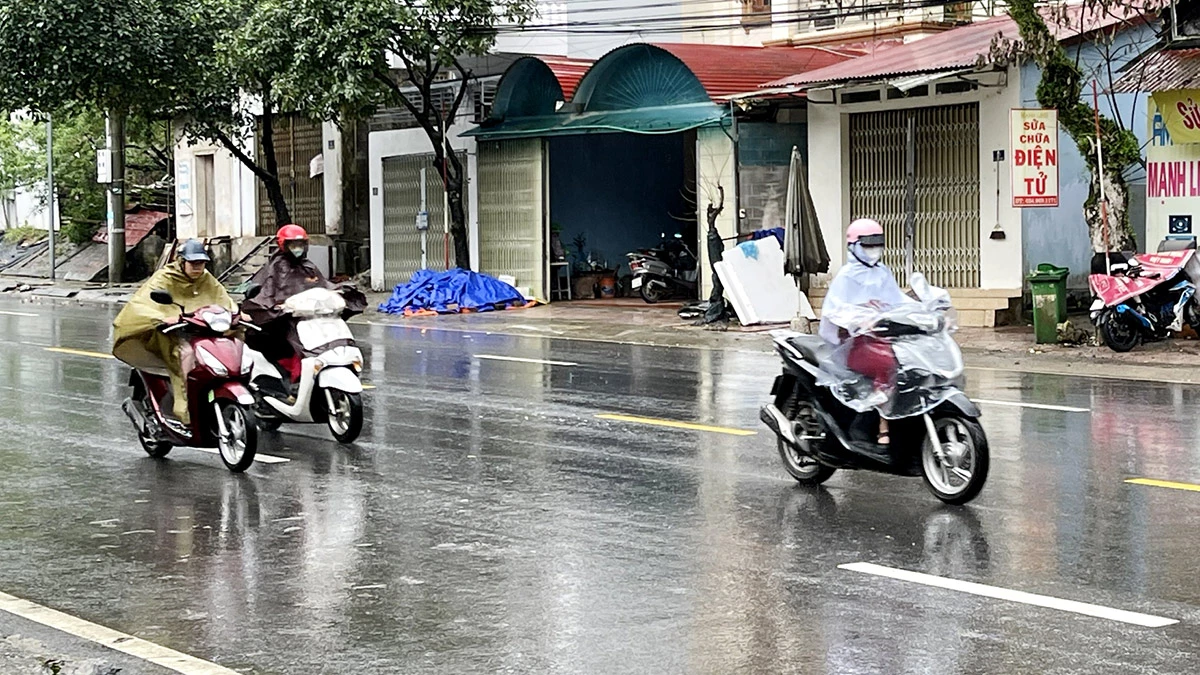 ອາກາດ​ໜາວ​ເຢັນ​ໄດ້​ສົ່ງ​ຜົນ​ກະທົບ​ຕໍ່​ດິນ​ຟ້າ​ອາກາດ​ຢູ່​ເຂດ​ຕ່າງໆ​ຂອງ​ແຂວງ ​ເຮັດ​ໃຫ້​ມີ​ຝົນຕົກ, ​ຝົນຕົກ ​ແລະ ອາກາດ​ໜາວ.