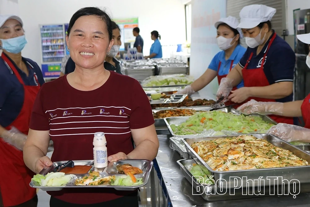 Berfokuslah pada makanan shift sehingga pekerja dapat bekerja dan berproduksi dengan tenang.