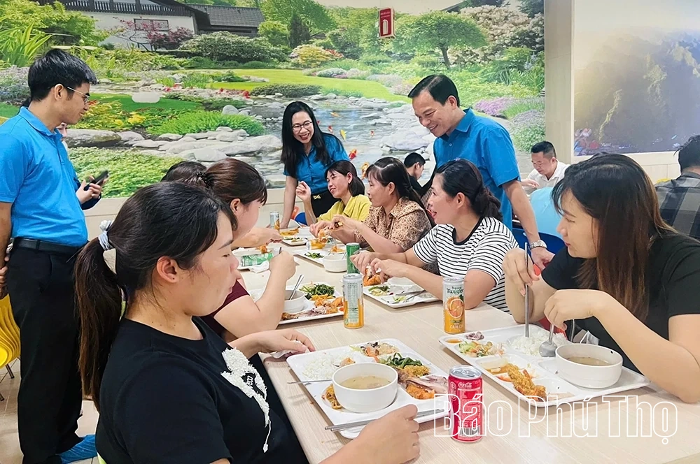 Berfokuslah pada makanan shift sehingga pekerja dapat bekerja dan berproduksi dengan tenang.