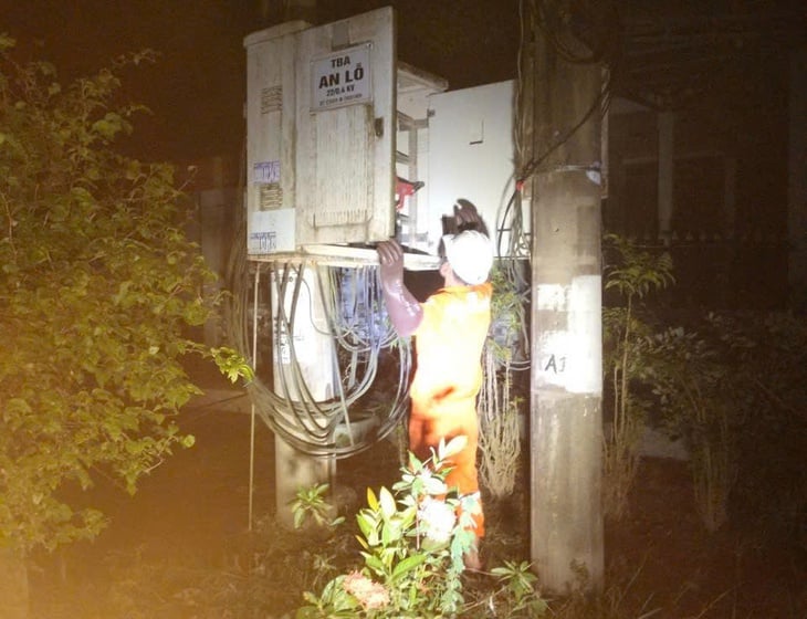 100% người dân vùng lụt ở Huế đã có điện, miền Trung còn hơn 200 ngàn hộ bị cúp điện