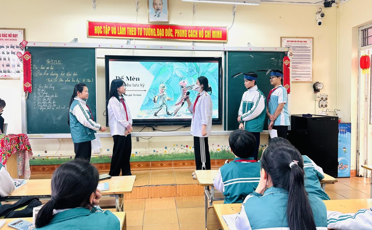 Học sinh hứng thú với tiết học Ngữ văn có sử dụng AI trong việc dựng video minh họa bài giảng. 	Ảnh: Minh Hằng.