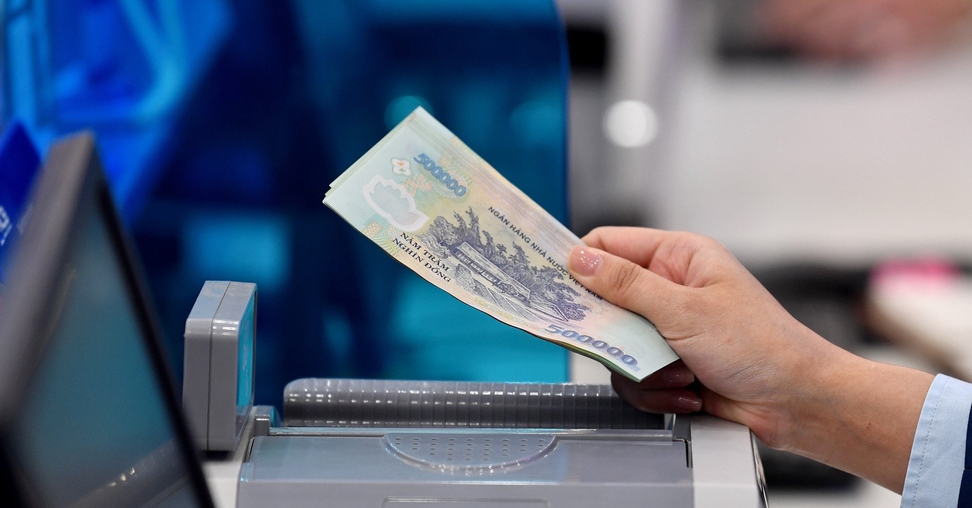 Lãi suất ngân hàng hôm nay 19/11/2025: Tăng mạnh lãi tiền gửi tới 0,75%/năm