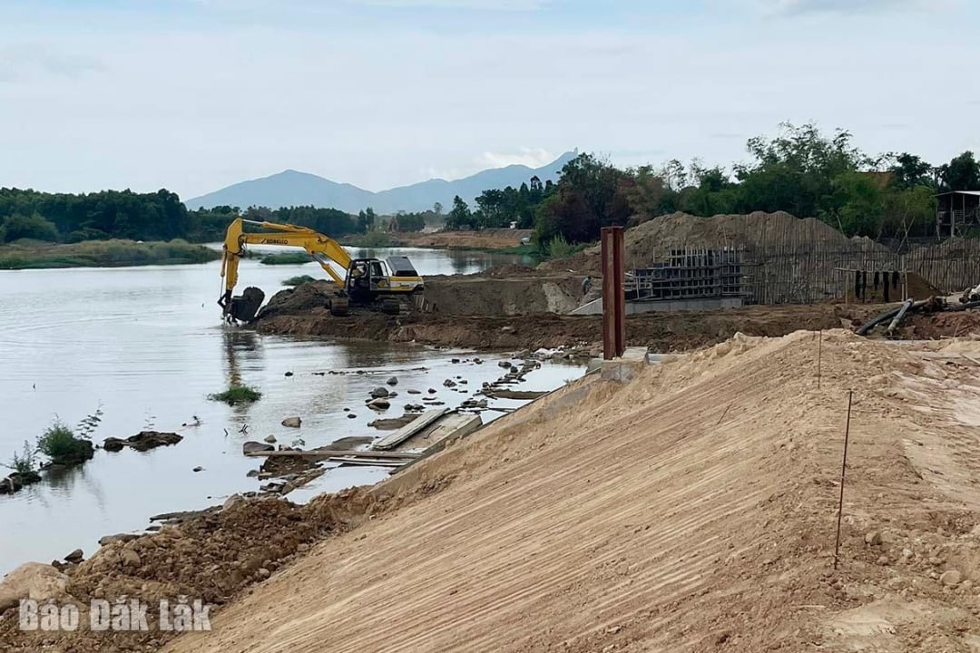 Công trình kè Bàn Thạch trước khi có lũ.