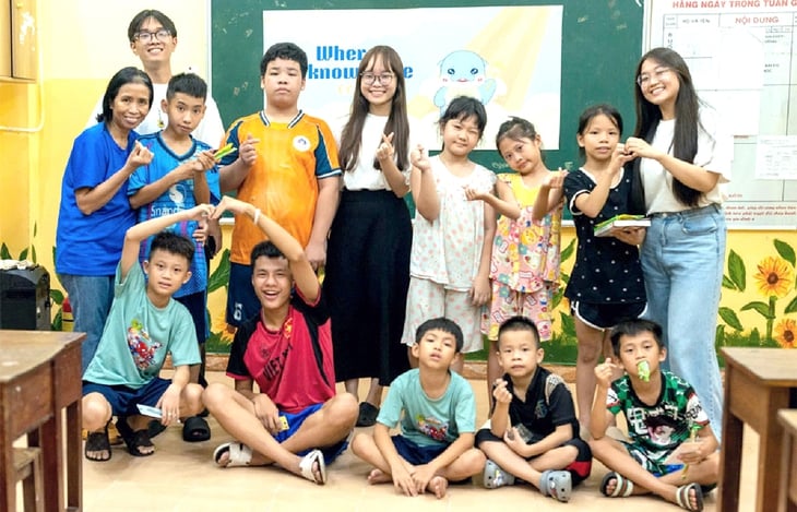 ຫ້ອງຮຽນພາສາອັງກິດ sows seeds of hope - ຮູບ 1. học tiếng Anh - Ảnh 1.