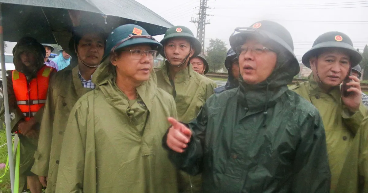 Phó Thủ tướng Hồ Quốc Dũng: Đảm bảo lương thực cho người dân vùng lũ