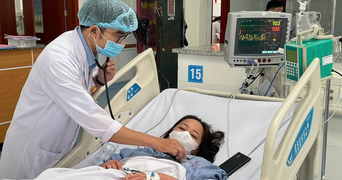 TP.HCM: Cứu sống nữ bệnh nhân bị sốt xuất huyết nguy kịch, liên tục tái sốc