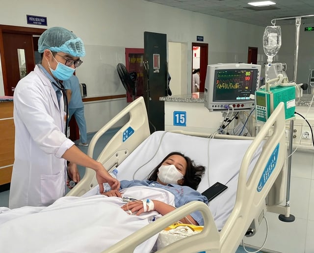TP.HCM: Cứu sống nữ bệnh nhân bị sốt xuất huyết nguy kịch, liên tục tái số - Ảnh 1.