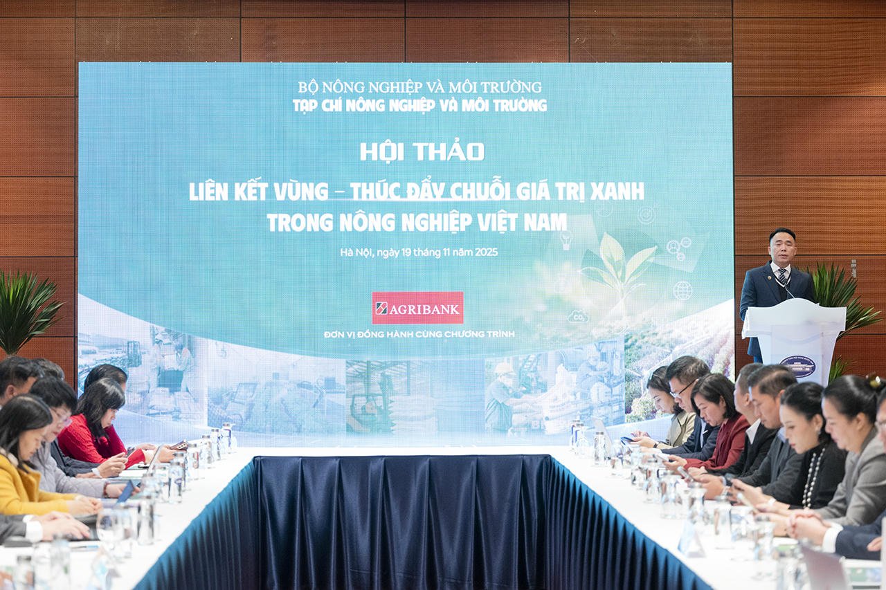 Dr. Dao Xuan Hung, sjefredaktør for Agriculture and Environment Magazine, talte på workshopen.