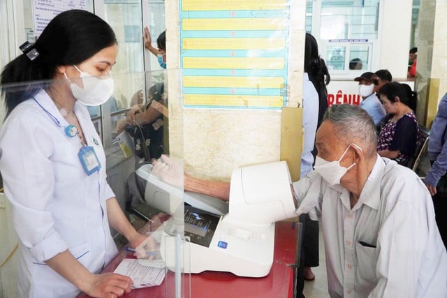 Flu A sedang meningkat, para ahli memperingatkan risiko penyebaran yang luas - Foto 1. Cúm A gia tăng mạnh, chuyên gia cảnh báo nguy cơ lây lan rộng- Ảnh 1.