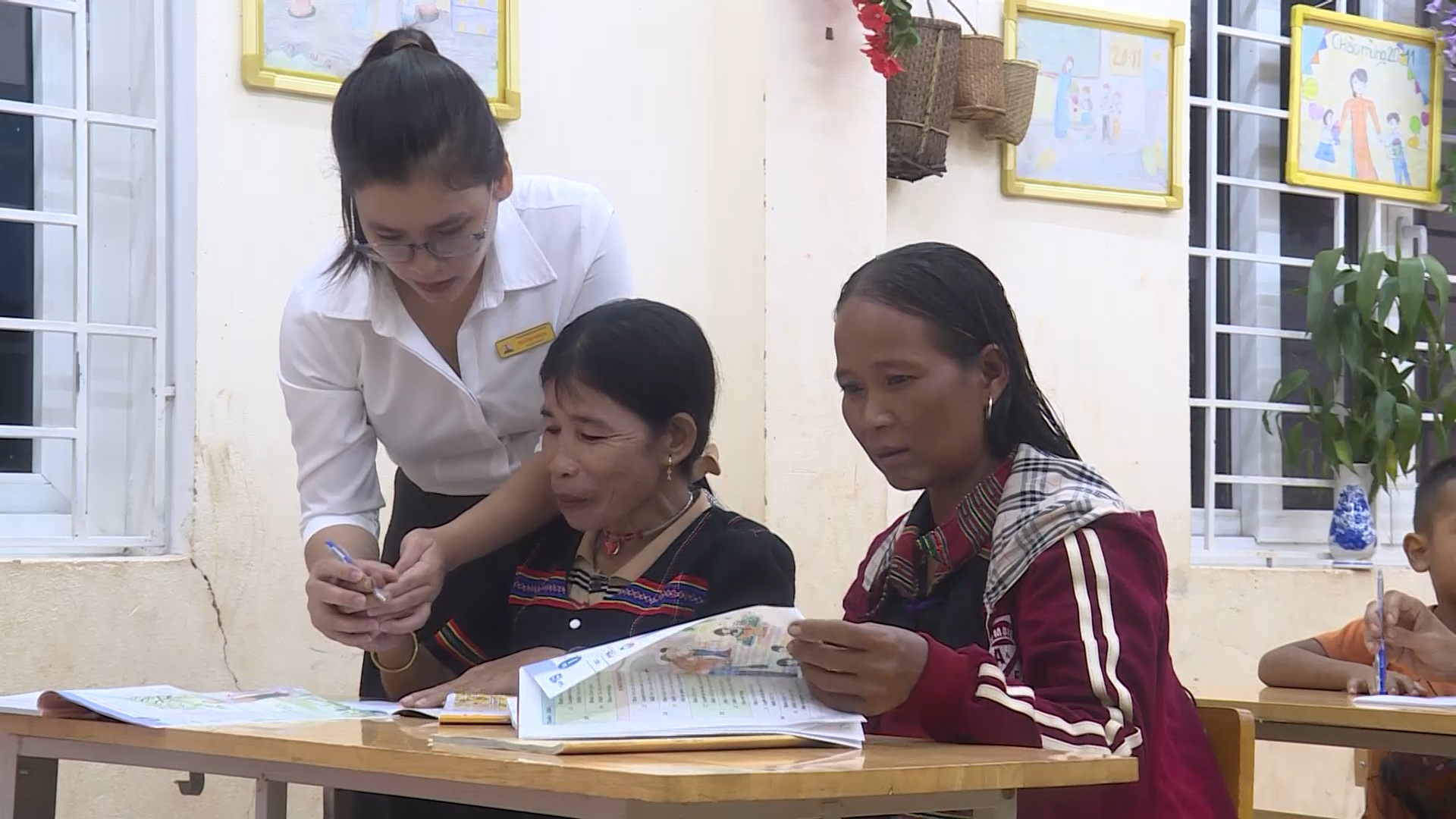 Khát vọng muốn tự tay… viết tên mình- Ảnh 8.