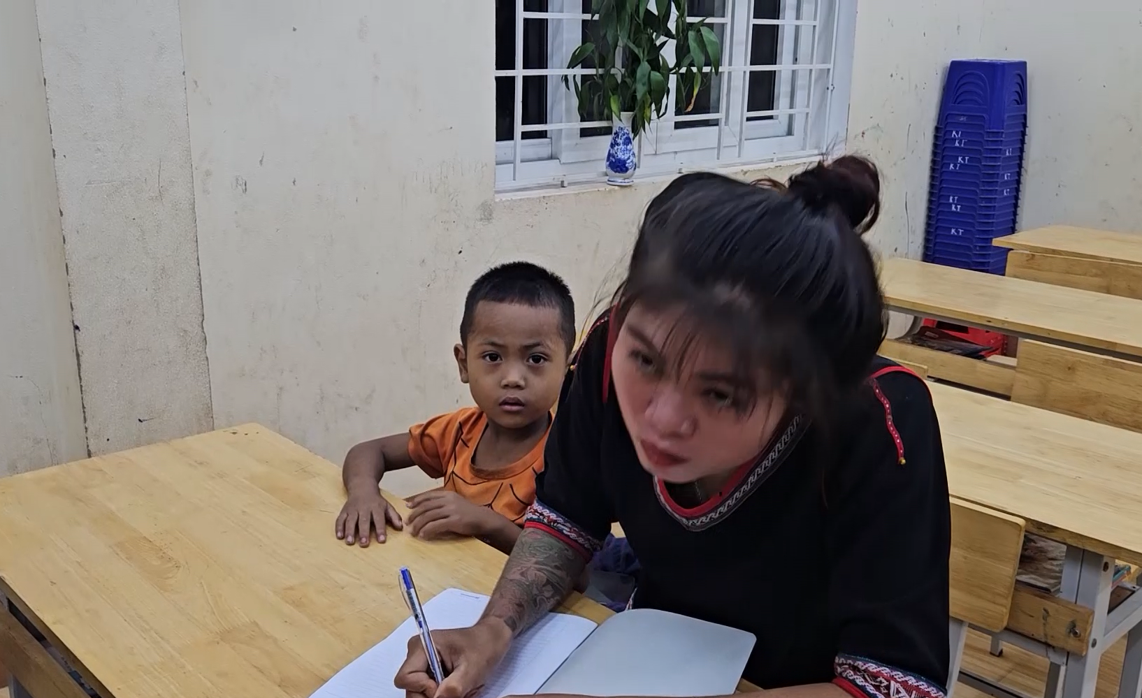 Khát vọng muốn tự tay… viết tên mình- Ảnh 9.