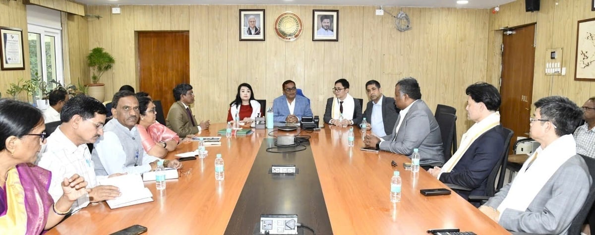 Toàn cảnh lễ ký kết Biên bản ghi nhớ (MOU) giữa , Công ty Cổ phần Phát triển Công nghệ cao New Bioway Organic (Bioway Vietnam) và Đại học Nông nghiệp Professor Jayashankar Bang Telangana (PJTSAU). Ảnh: Nguyễn Huyền.